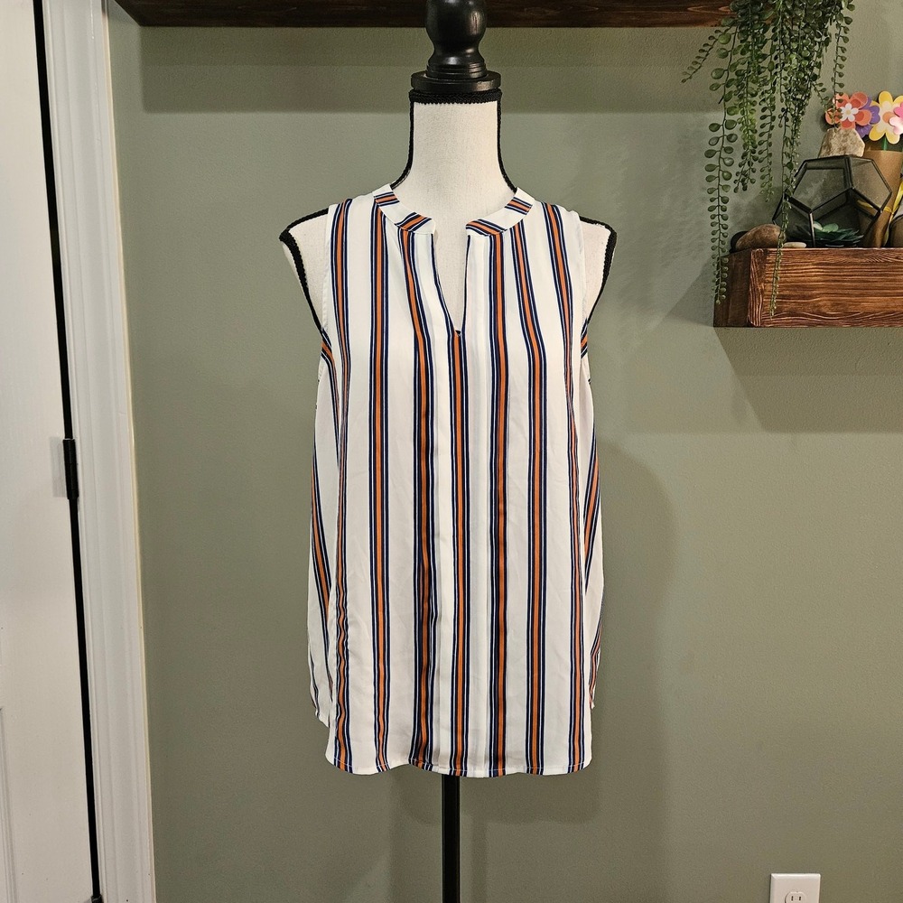 41 Hawthorn Medium Breyson Split Neck Sleeveless Pleat Detail Top‎